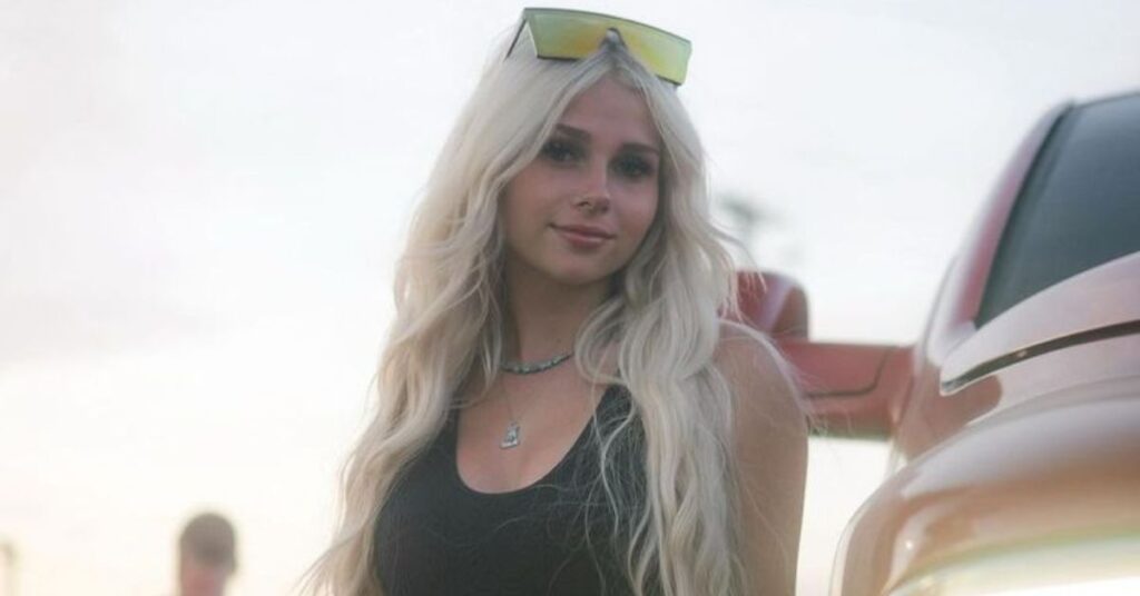 Lindsay’s Iconic Signature Style